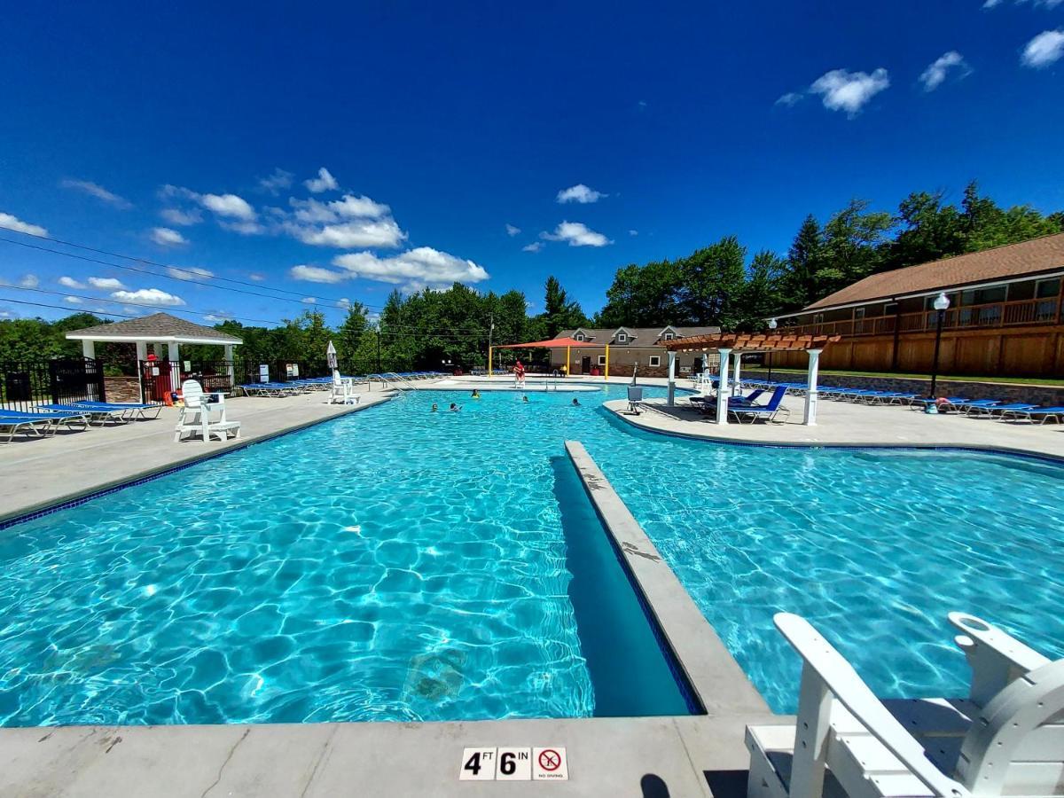 Chic And Stylish Home Hot Tub,4 Bedrooms, Game Movie Room, Firepit, Arcades, Playground On Site 2 Min Walk From Pool And Lake Tobyhanna Εξωτερικό φωτογραφία