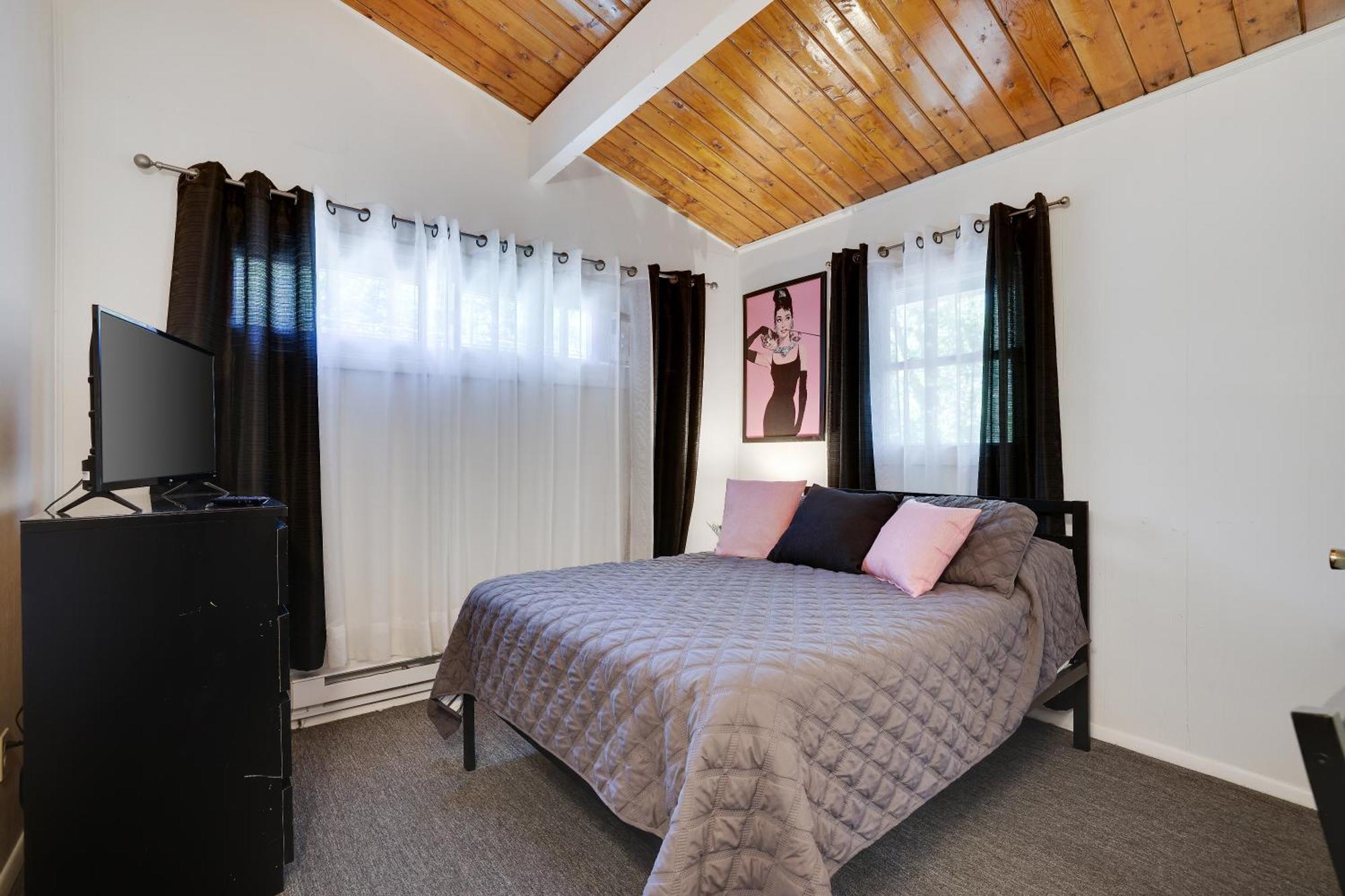 Chic And Stylish Home Hot Tub,4 Bedrooms, Game Movie Room, Firepit, Arcades, Playground On Site 2 Min Walk From Pool And Lake Tobyhanna Εξωτερικό φωτογραφία