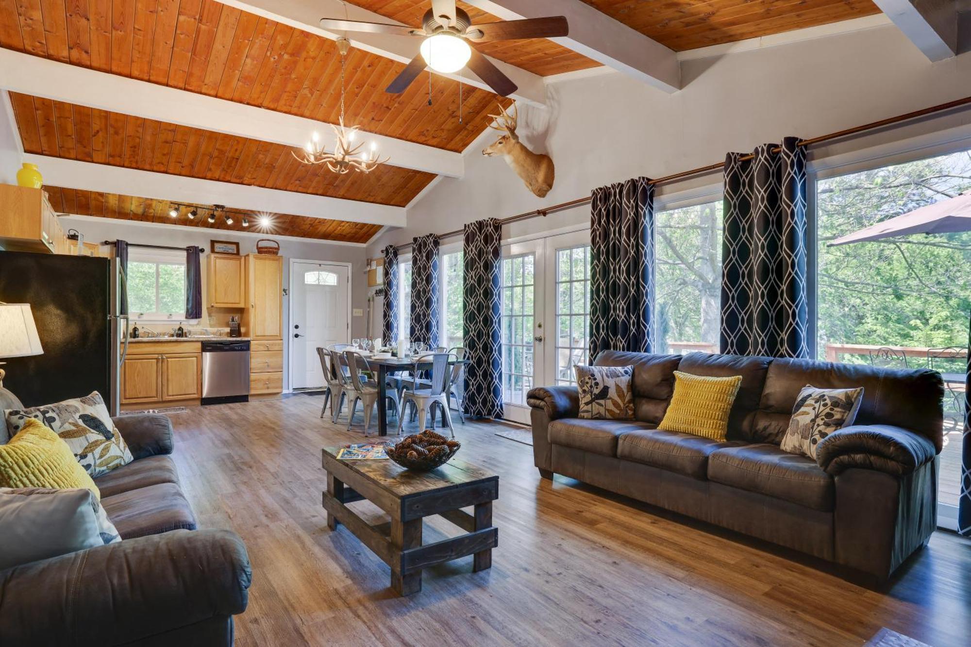 Chic And Stylish Home Hot Tub,4 Bedrooms, Game Movie Room, Firepit, Arcades, Playground On Site 2 Min Walk From Pool And Lake Tobyhanna Εξωτερικό φωτογραφία