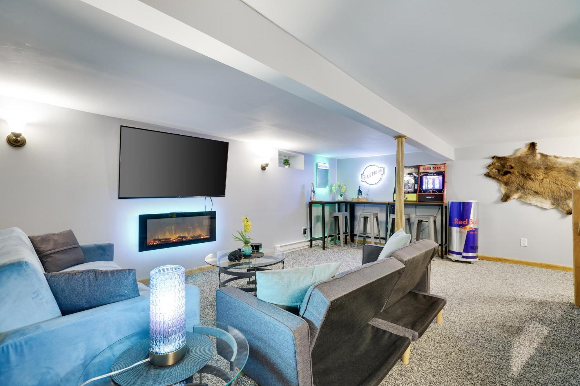 Chic And Stylish Home Hot Tub,4 Bedrooms, Game Movie Room, Firepit, Arcades, Playground On Site 2 Min Walk From Pool And Lake Tobyhanna Εξωτερικό φωτογραφία