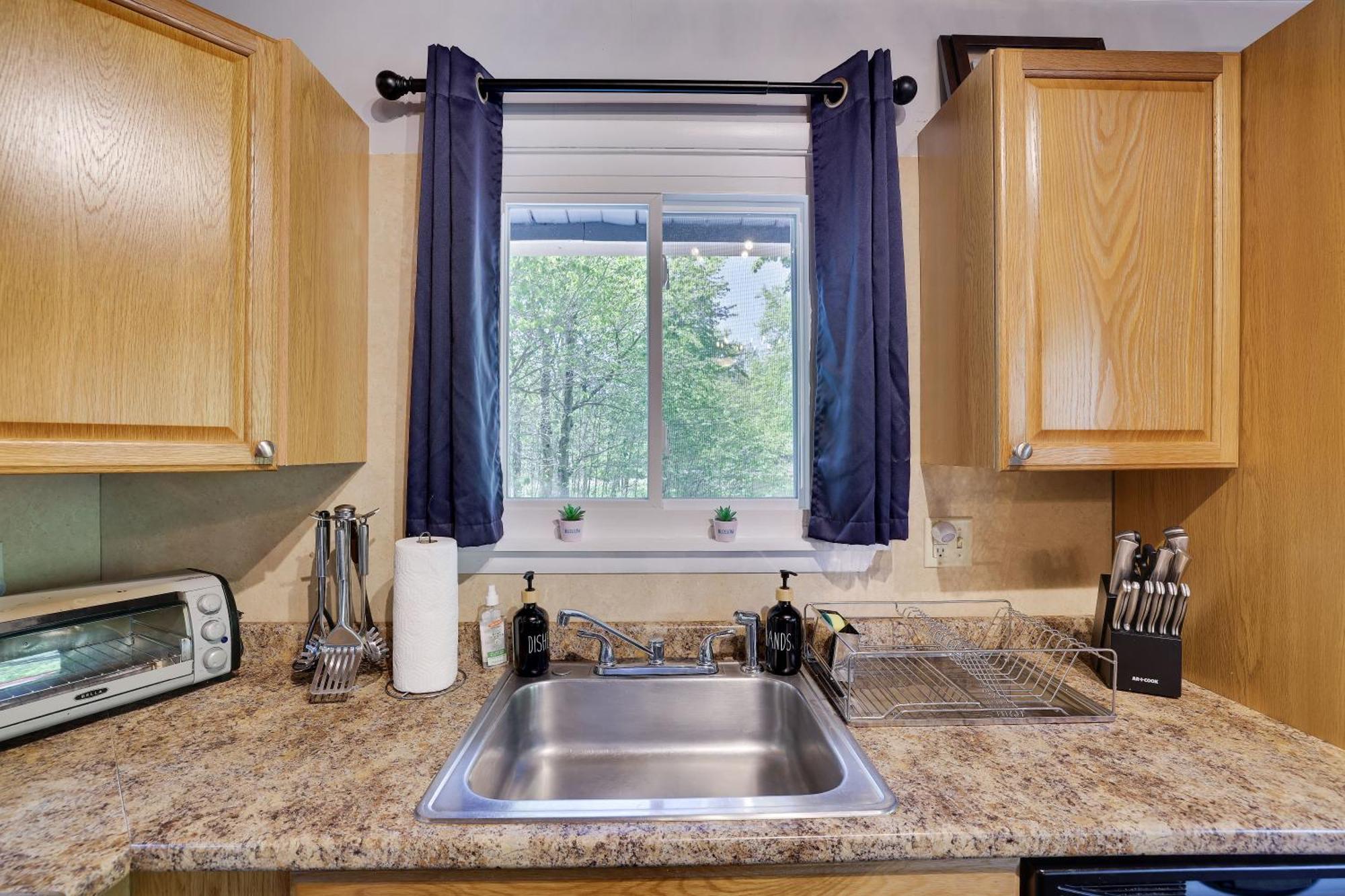 Chic And Stylish Home Hot Tub,4 Bedrooms, Game Movie Room, Firepit, Arcades, Playground On Site 2 Min Walk From Pool And Lake Tobyhanna Εξωτερικό φωτογραφία