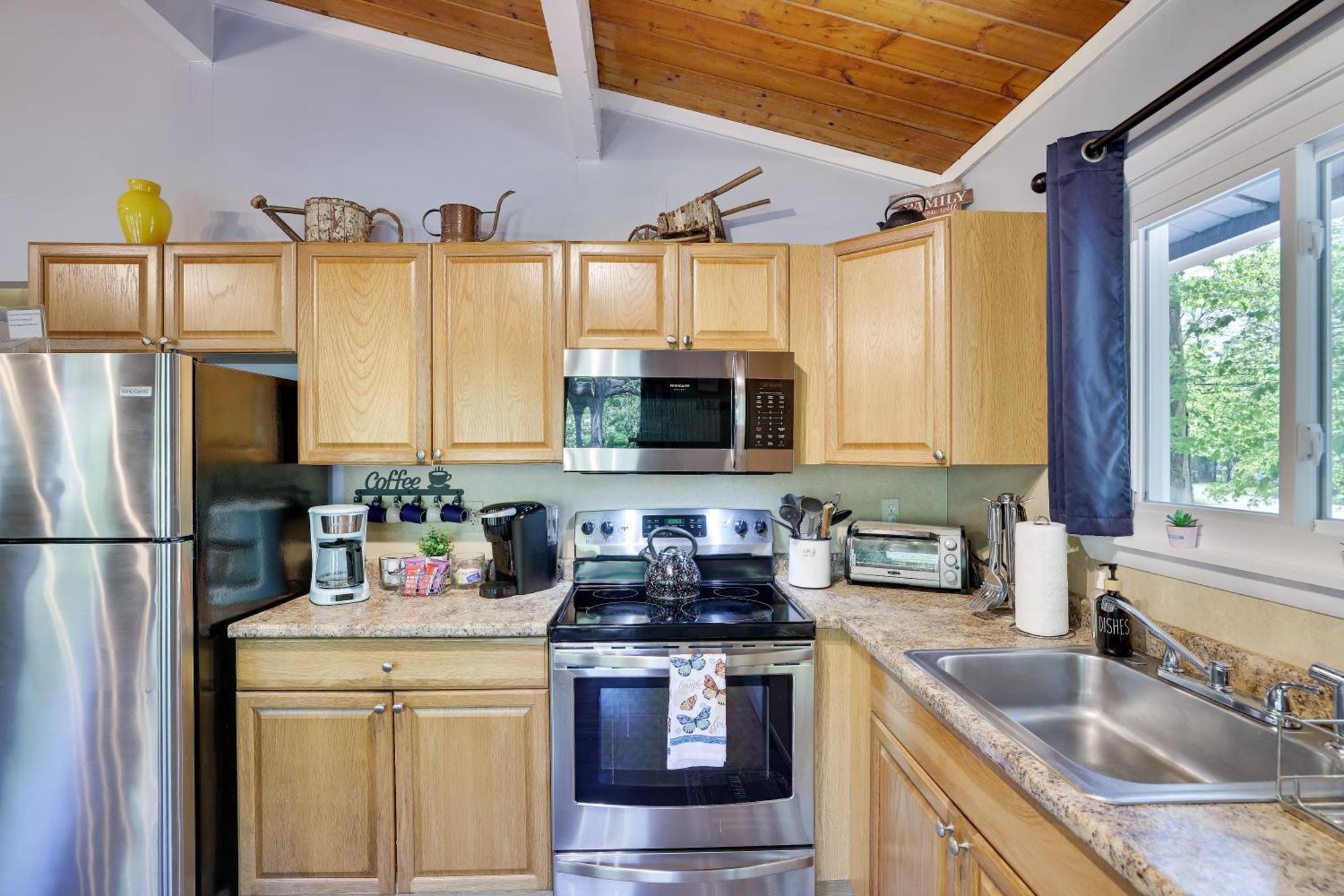 Chic And Stylish Home Hot Tub,4 Bedrooms, Game Movie Room, Firepit, Arcades, Playground On Site 2 Min Walk From Pool And Lake Tobyhanna Εξωτερικό φωτογραφία